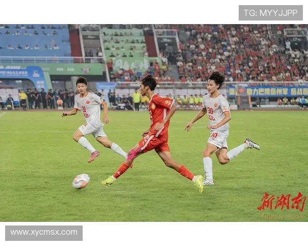 湘超足球赛激战正酣 各队强强对决力争晋级荣耀 湘超足球赛激战正酣 各队强强对决力争晋级荣耀