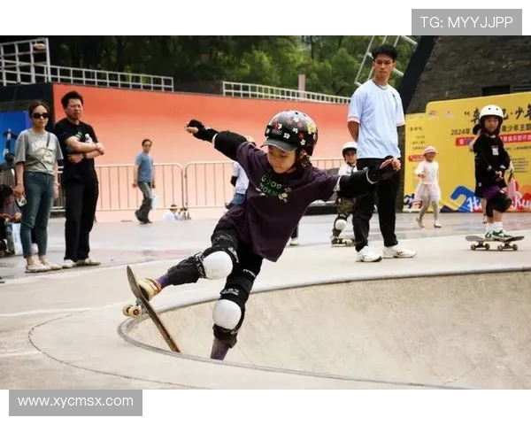 杭州滑板队在极限运动嘉年华中的团队协作表现精彩点评与分析